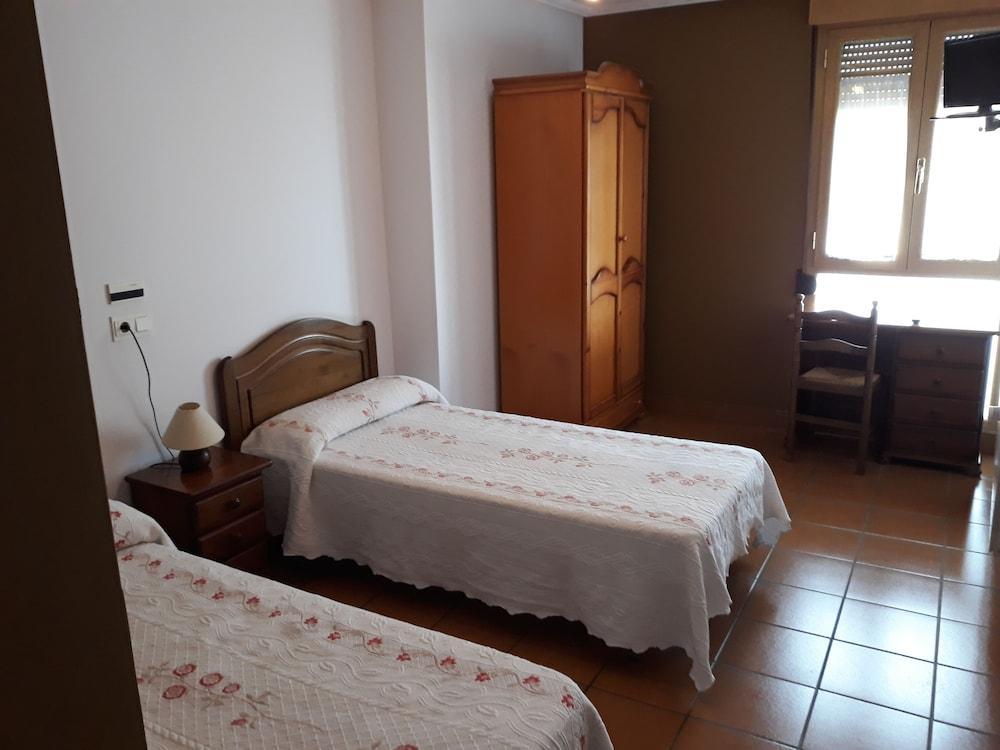 Hostal Ardoi Zizur Mayor Exterior foto